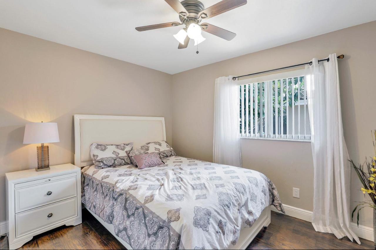 Florida House Villa เนเปิลส์ ภายนอก รูปภาพ
